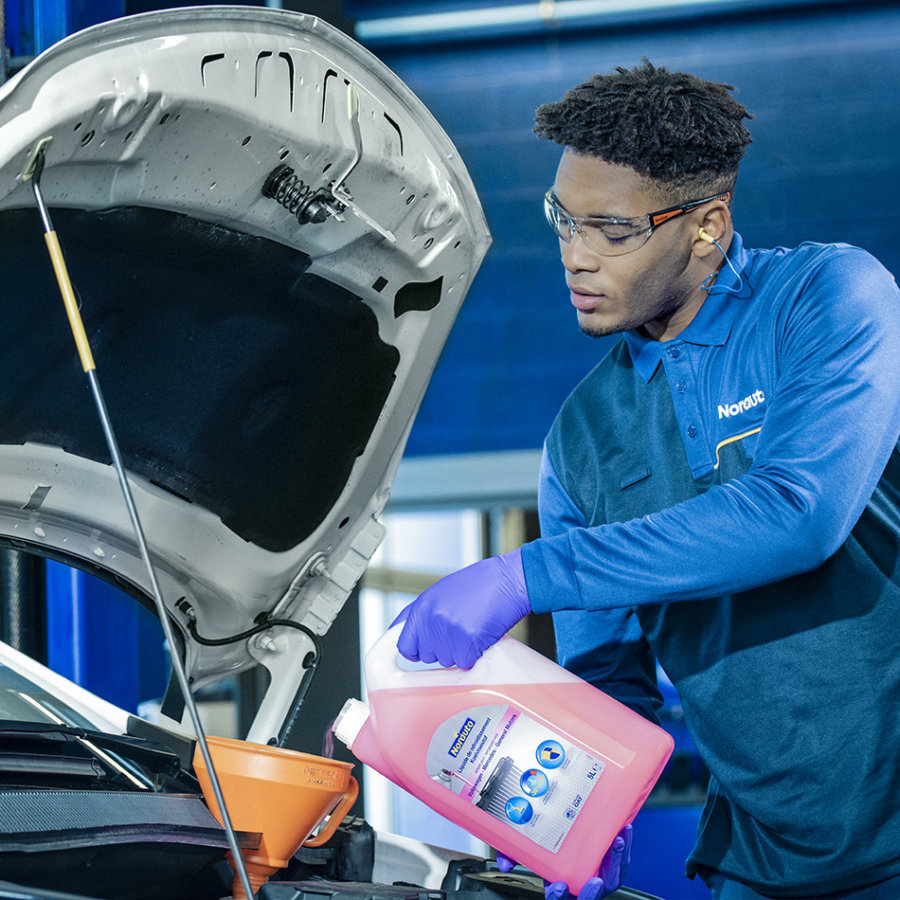 Remplacement du liquide de refroidissement (le liquide -35° est inclus)