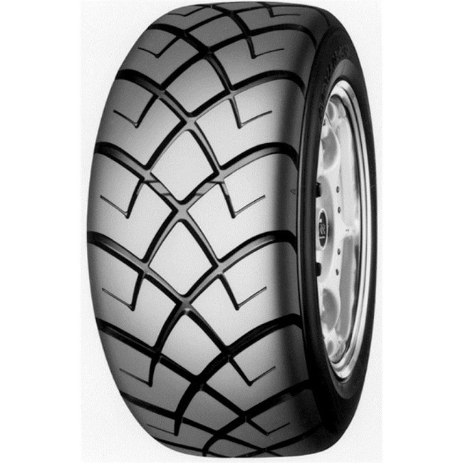 Pneu compétition YOKOHAMA A032R S TENDRE 140/540R13 N2972 Norauto.fr