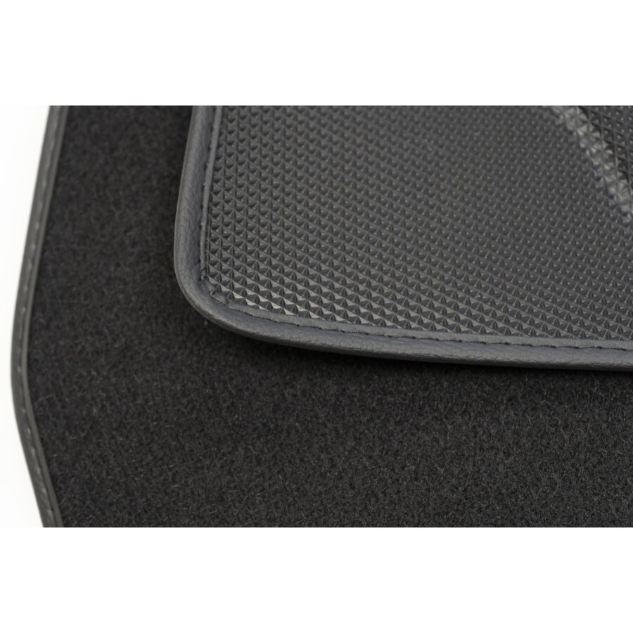 4 tapis sur mesure PVC/TPR Nissan Qashqai phase 2 de 02/2014 à 06/2021 NORAUTO